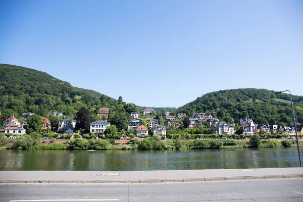 Vista Sobre Edifícios Banco Neckar Heidelberg Alemanha Fotografado Durante Passeio — Fotografia de Stock