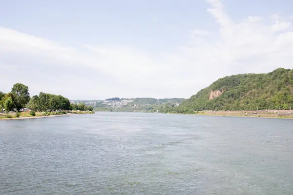 Vista Distanza Lungo Fiume Reno Con Colline Nel Reno Coblenza — Foto Stock