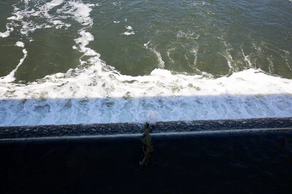 Вид Воду Річки Гейдельберзі Зародок Сфотографований Під Час Подорожі Кораблем — стокове фото
