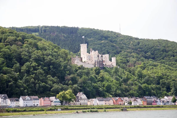 Blick Auf Den Turm Auf Dem Hügel Rheinufer Bei Koblenz — Stockfoto