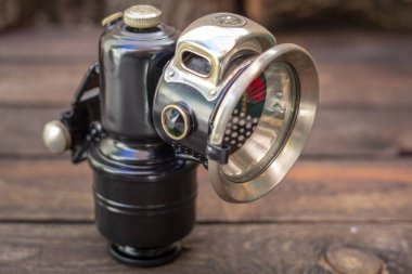 Bir antika erken 1900'lerde karbür döngüsü lambası, vintage retro tarzı kavramı atış kapatın.