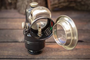 Bir antika erken 1900'lerde karbür döngüsü lambası, vintage retro tarzı kavramı atış kapatın.