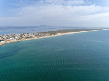 Hava güzel Ilha görünümünü yapmak Farol (Fener Adası), Ria Formosa ünlü doğa hedef Algarve kıyısında, Portekiz. 