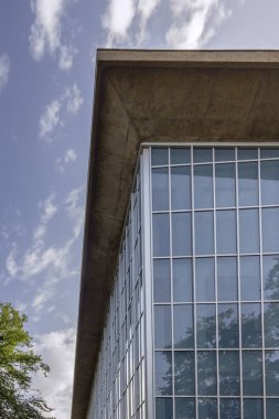 Londra, İngiltere - 6 Ağustos 2018: Dış mimari cephe Kensington, West London city, Amerika Birleşik Devletleri bulunan Tasarım Müzesi Galerisi. 