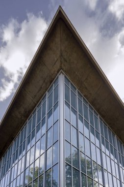 Londra, İngiltere - 6 Ağustos 2018: Dış mimari cephe Kensington, West London city, Amerika Birleşik Devletleri bulunan Tasarım Müzesi Galerisi. 