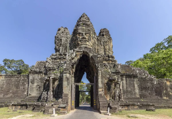 Södra Porten Hänrycker Till Angkor Thom Senaste Och Mest Bestående — Stockfoto