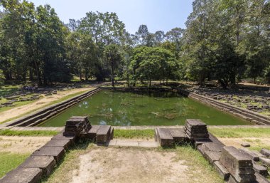 Baphuon Tapınağı havuzu n Angkor Thom, son ve en kalıcı başkenti Khmer İmparatorluğu, Unesco mirası, ayrıntı, Angkor Historical Park taş heykel. Siem Reap, Kamboçya.