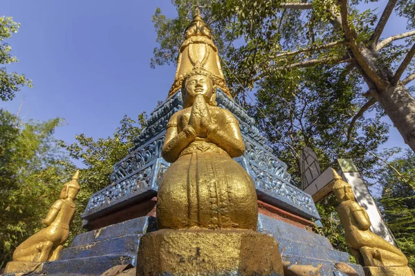 吴哥窟古庙综合体世界上最大的宗教古迹之一和联合国教科文组织世界遗产, 它是一个著名的旅游景点在暹粒, 柬埔寨. — 图库照片