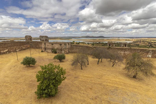 Mora Ortaçağ Kale Manzarası Arka Planda Alentejo Nun Ünlü Bölge — Stok fotoğraf