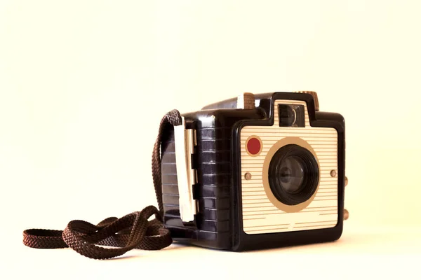 Corps Plastique Vintage Camera Des Années 1950 Avec Bandoulière Tissu Images De Stock Libres De Droits