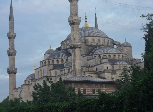 Sabahın erken saatlerinde güzel Stabul Camii