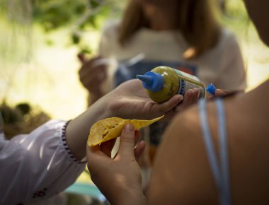 yaz partisi, insanlar yemek yaşıyorsanız.