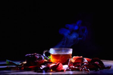 Sonbahar arka plan üzerinde çay