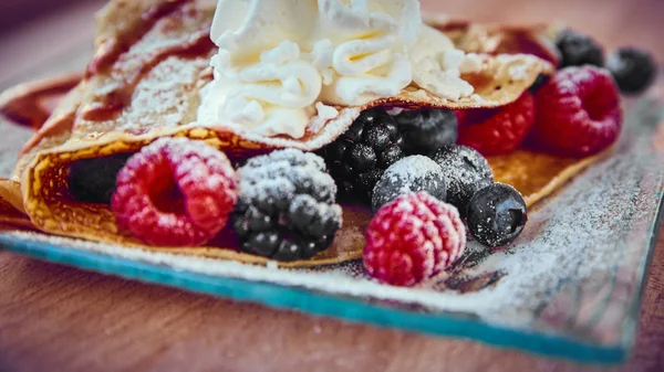 Artigianal Fruit Crepes Wood Table — Stock Photo, Image