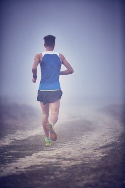 Runner egzersiz sis içine