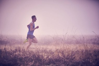 Runner egzersiz sis içine