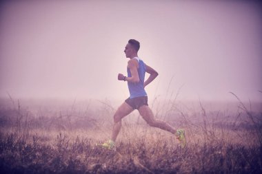 Runner egzersiz sis içine