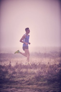 Runner egzersiz sis içine