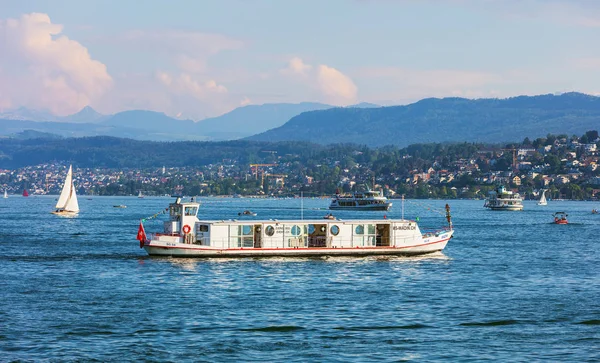 Zurich Suiza Mayo 2018 Lago Zurich Cumbres Los Alpes Fondo —  Fotos de Stock