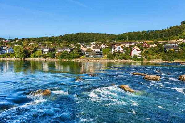 Řeka Rýn Mezi Města Schaffhausen Rheinfall Švýcarsku Létě — Stock fotografie