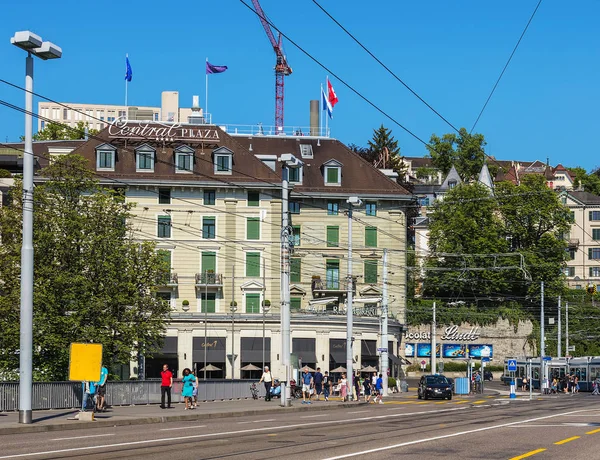 Zurych Szwajcaria Czerwca 2018 Widok Mostu Bahnhofbrucke Kierunku Placu Zurych — Zdjęcie stockowe