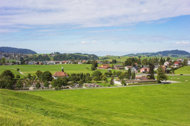İsviçre Einsiedeln kasaba sonbaharda görüntüleyin. Einsiedeln onun manastır - Benedictine Einsiedeln Abbey bilinen Schwyz, İsviçre Kantonu iline.