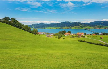 İsviçre Einsiedeln kasaba sonbaharda görüntüleyin. Einsiedeln onun manastır - Benedictine Einsiedeln Abbey bilinen Schwyz, İsviçre Kantonu iline.