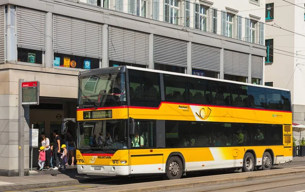 Gallen Schweiz September 2018 Ein Doppelstöckiger Postauto Bus Der Haltestelle — Stockfoto