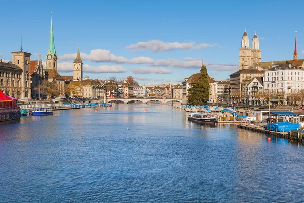 Zurigo Svizzera Novembre 2013 Veduta Lungo Fiume Limmat Edifici Della — Foto Stock