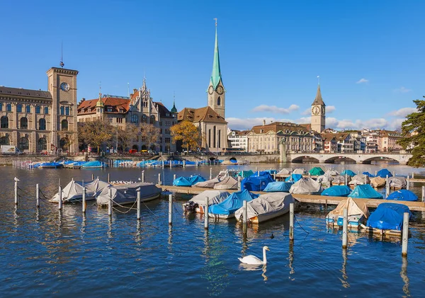 Zurich Suiza Noviembre 2013 Río Limmat Edificios Parte Histórica Ciudad —  Fotos de Stock