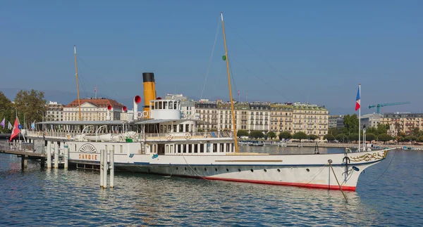 Ginebra Suiza Septiembre 2016 Barco Saboya Muelle Lago Ginebra Ciudad —  Fotos de Stock