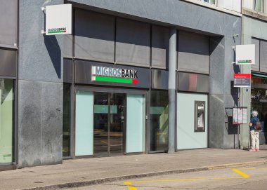 St. Gallen, İsviçre - 19 Eylül 2018: Migros bankanın bir ofis. Migros, 1958 yılında Gottlieb Duttweiler tarafından kurulan bir İsviçre bankasına bankadır, Federasyon Migros kooperatifler tarafından sahibi olduğu.