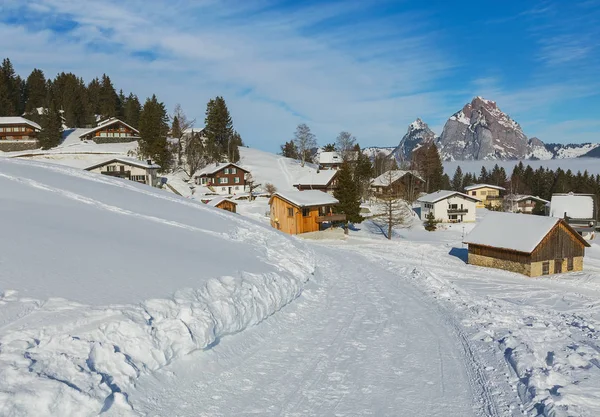 Χωριό της Stoos στο ελβετικό καντόνι του Schwyz το χειμώνα — Φωτογραφία Αρχείου