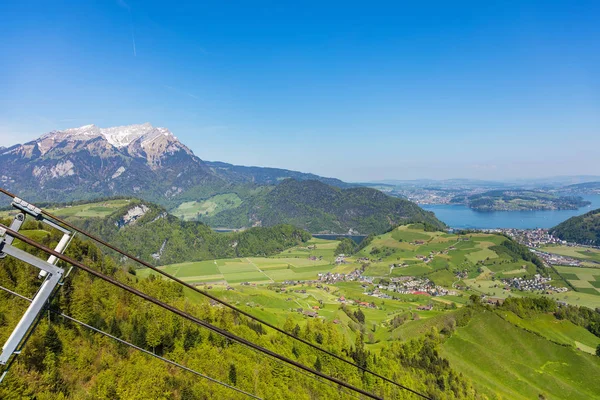 Vue du sommet de la montagne Stanserhorn dans le canto suisse — Photo