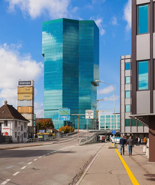 Vista a lo largo de la calle Geroldstrasse en la ciudad de Zurich, Suiza —  Fotos de Stock