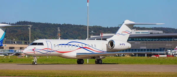 Bombardier global 6000 Jet på Zürich flyg plats — Stockfoto