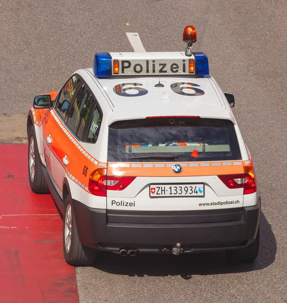 Samochód policji miejskiej w Zurychu — Zdjęcie stockowe