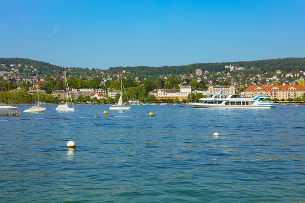 Lake Zurich i Schweiz i foråret - Stock-foto