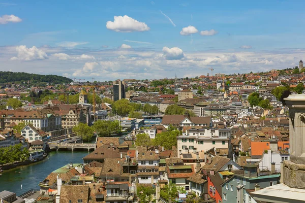 Città di Zurigo vista dalla torre della Cattedrale Grossmunster — Foto Stock