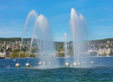 İsviçre 'de Zürih Gölü