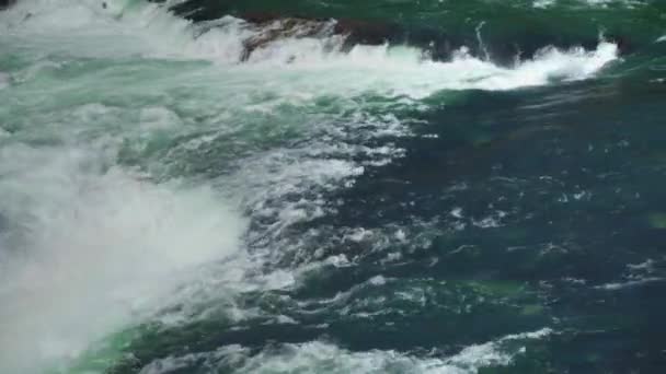 Voda Řeky Rýn Těsně Nad Vodopádem Rýnské Vodopády Švýcarsku — Stock video