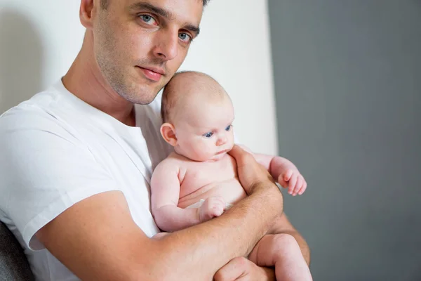 Dad Holds Baby Looks Camera — Stock Photo, Image
