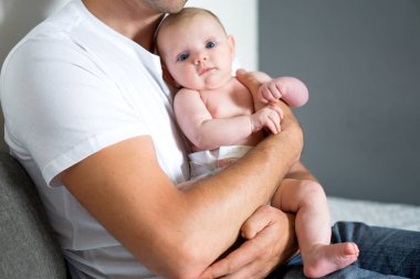 Baba ve bebek yakın çekim