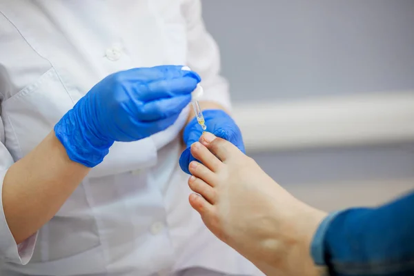 Podiatry doktor. Ayak ve tırnak tedavisi.