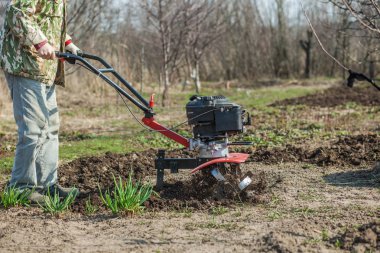  Bahçe toprak işleme toprağa pulluklar