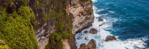 インドネシア バリ島の熱帯ビーチ ウルワツ 休暇旅行観光リラックスします — ストック写真