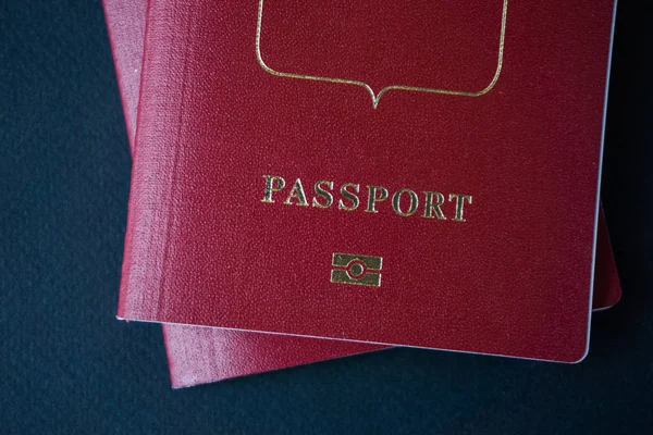 Два Паспорта Темном Фоне Скопировать Вставку — стоковое фото