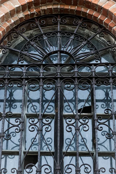 Scheiben Kirche Eingeschlagen — Stockfoto