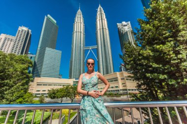 Kuala Lumpur, Malezya - 23 Ocak 2019: Beyaz turist kız