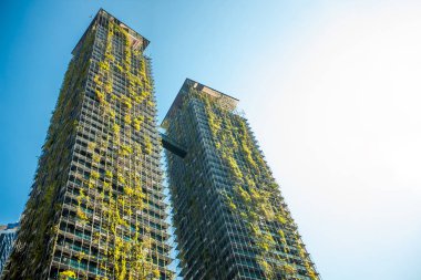 Kuala Lumpur, Malezya - 23 Ocak 2019 : Yeşil gökdelen